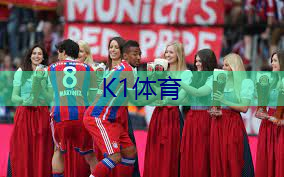 国际马术比赛：顶尖骑手鞍马表演闪耀赛场