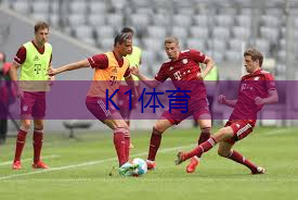 五星小学体育器材室里足球