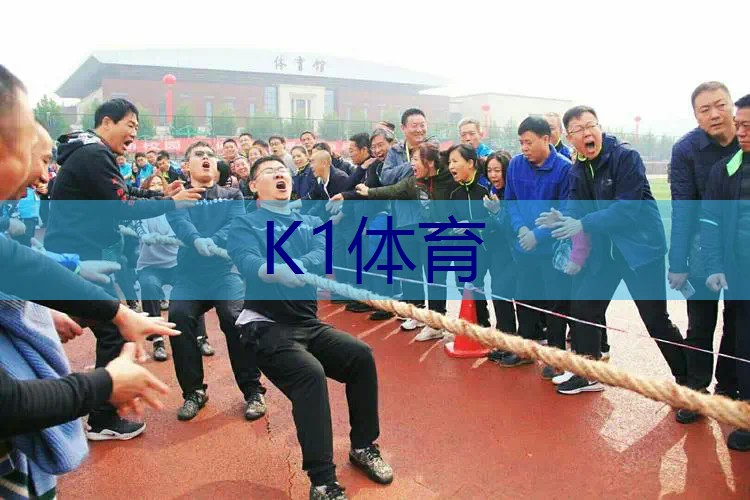 有香奈儿标志的网球拍