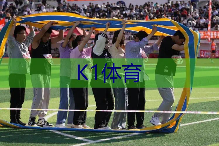 宿舍网球拍怎么挂墙上的